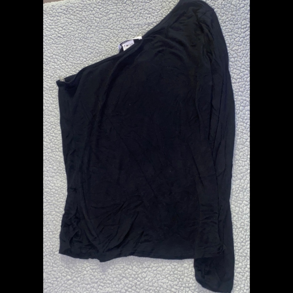 TRENDYLAND ONE SHOULDER LONGSLEEVE TOP MEDIUM